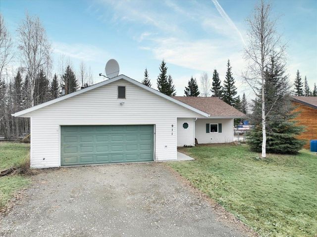 911 SHELLINGER STREET, North Pole, AK 99705