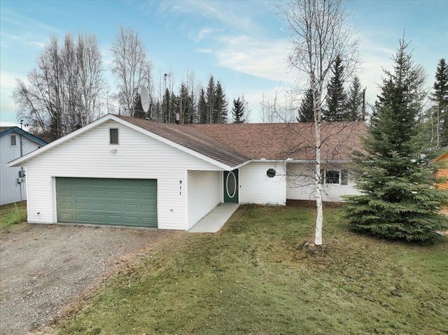 911 SHELLINGER STREET, North Pole, AK 99705