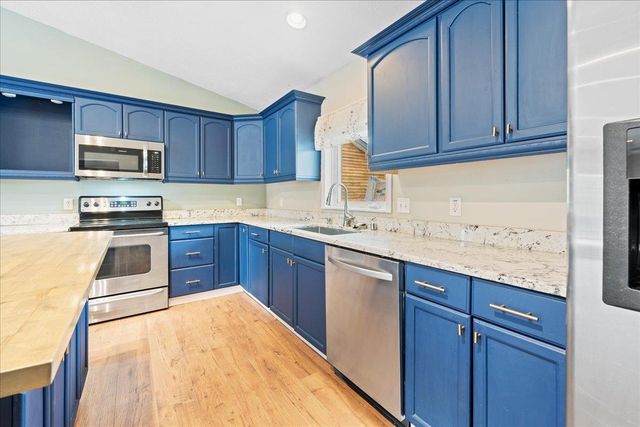 911 SHELLINGER STREET, North Pole, AK 99705