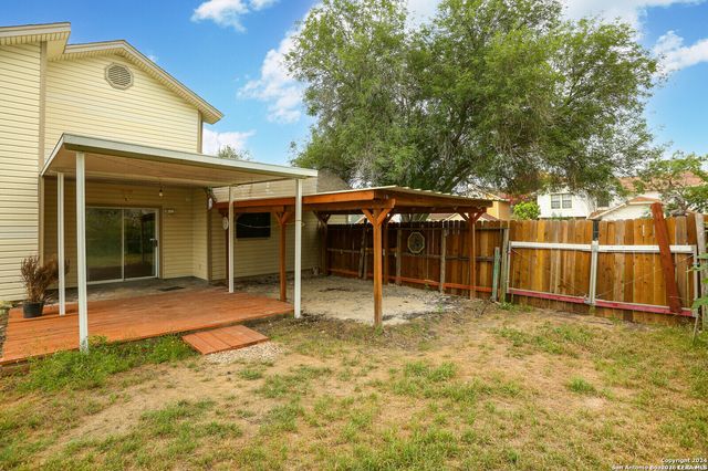 7068 BEECH TRAIL DR, San Antonio, TX 78244
