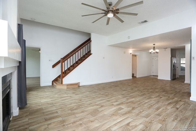 7068 BEECH TRAIL DR, San Antonio, TX 78244