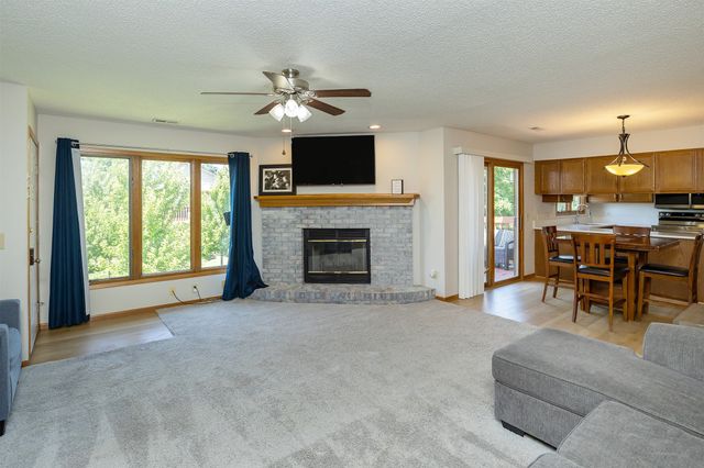 4625 84th Street C, Urbandale, IA 50322