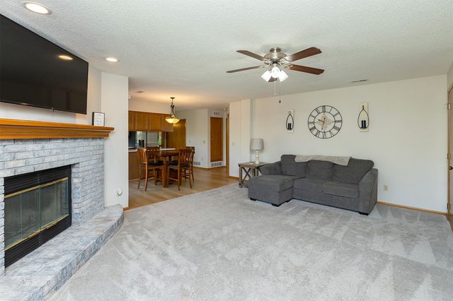 4625 84th Street C, Urbandale, IA 50322