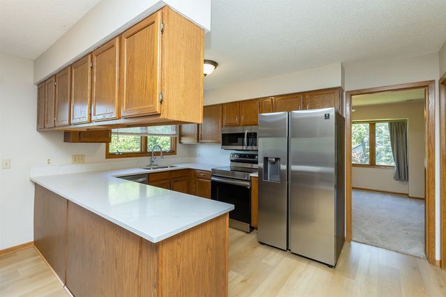 4625 84th Street C, Urbandale, IA 50322