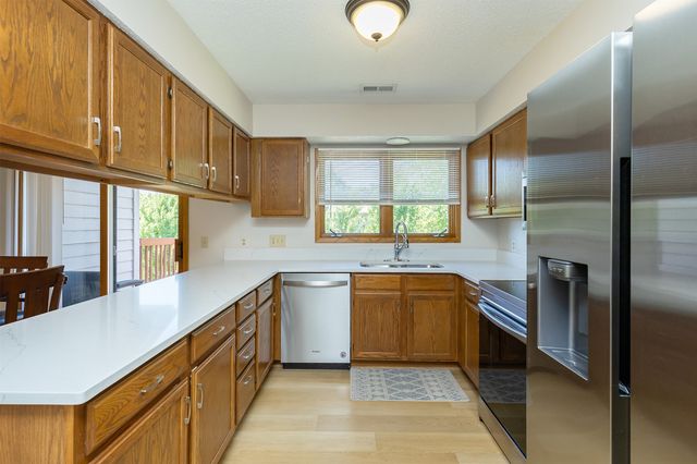 4625 84th Street C, Urbandale, IA 50322