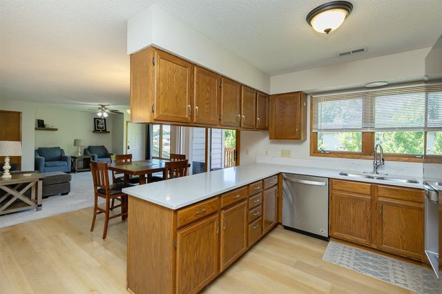 4625 84th Street C, Urbandale, IA 50322