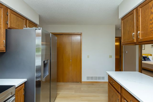 4625 84th Street C, Urbandale, IA 50322