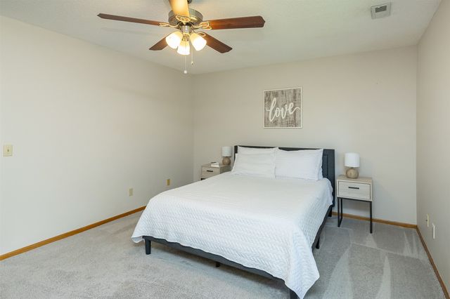 4625 84th Street C, Urbandale, IA 50322