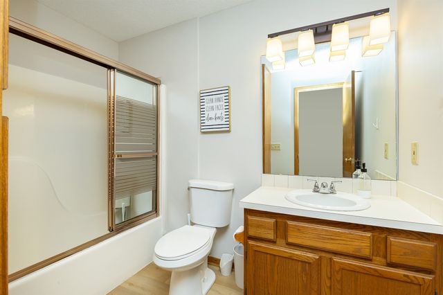 4625 84th Street C, Urbandale, IA 50322