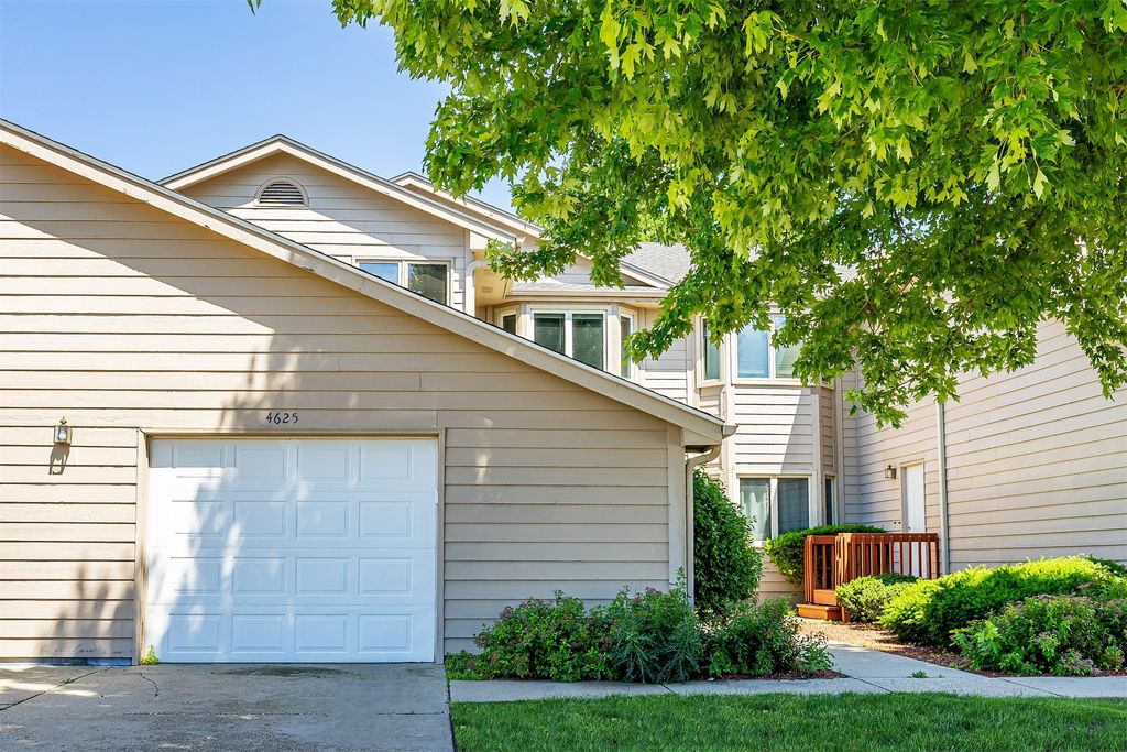4625 84th Street C, Urbandale, IA 50322