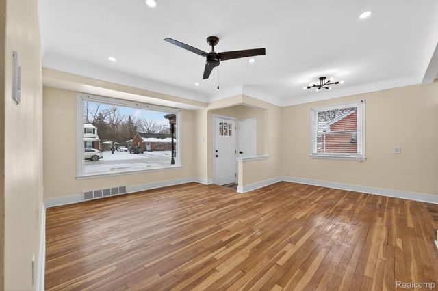 20491 Sumner, Redford Charter Township, MI 48240