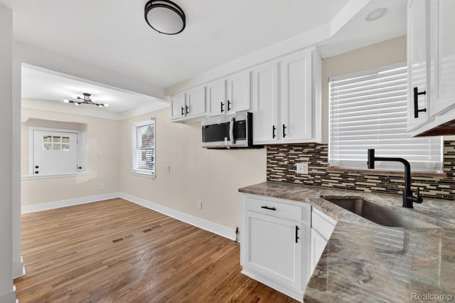 20491 Sumner, Redford Charter Township, MI 48240