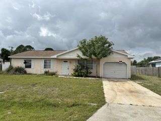 514 Justine Avenue NW, Palm Bay, FL 32907