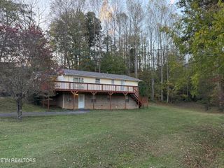 840 Butter & Egg Rd, Jacksboro, TN 37757
