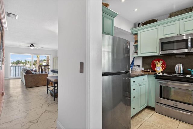 2311 NE 36th Street 2a, Lighthouse Point, FL 33064