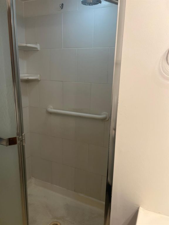 Image 11 of property listing at 7676 N Fresno Street # 2, Fresno, CA 93720