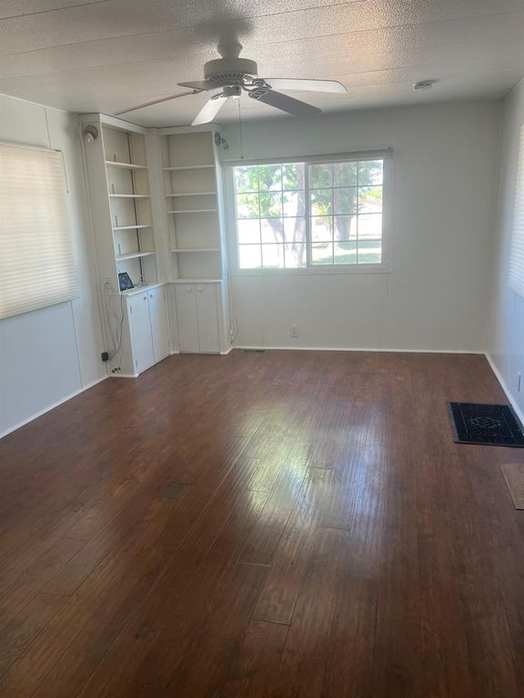Image 2 of property listing at 7676 N Fresno Street # 2, Fresno, CA 93720