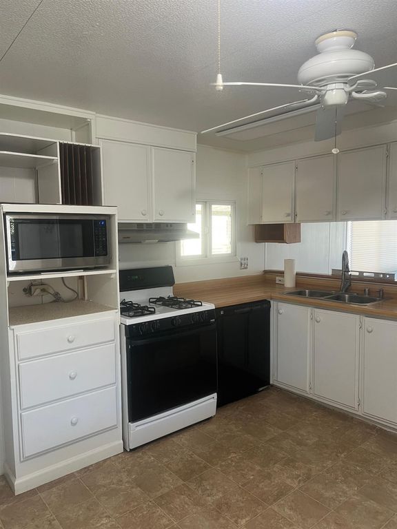 Image 5 of property listing at 7676 N Fresno Street # 2, Fresno, CA 93720