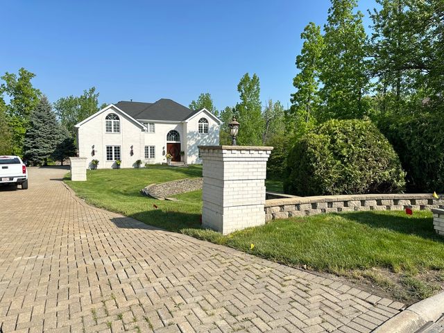 319 Royal Oak Drive, Steger, IL 60475