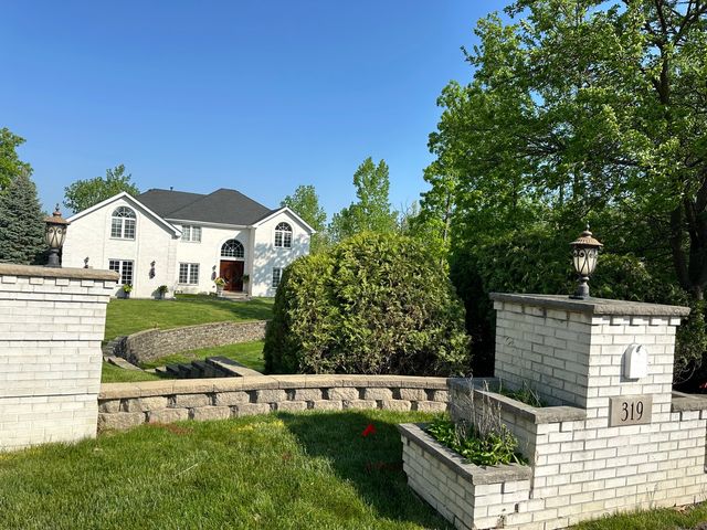 319 Royal Oak Drive, Steger, IL 60475
