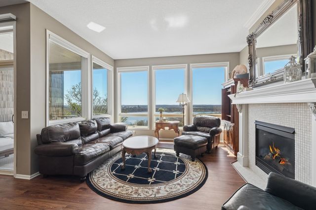 10100 Indigo Drive, Eden Prairie, MN 55347