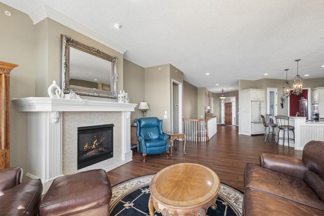 10100 Indigo Drive, Eden Prairie, MN 55347