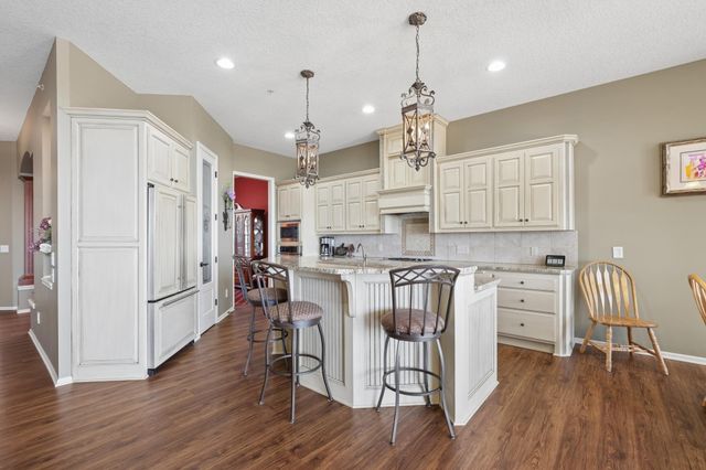 10100 Indigo Drive, Eden Prairie, MN 55347
