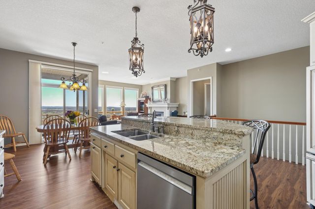 10100 Indigo Drive, Eden Prairie, MN 55347