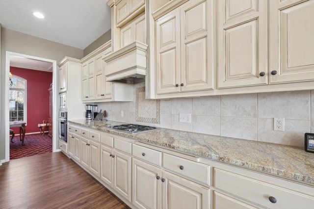 10100 Indigo Drive, Eden Prairie, MN 55347