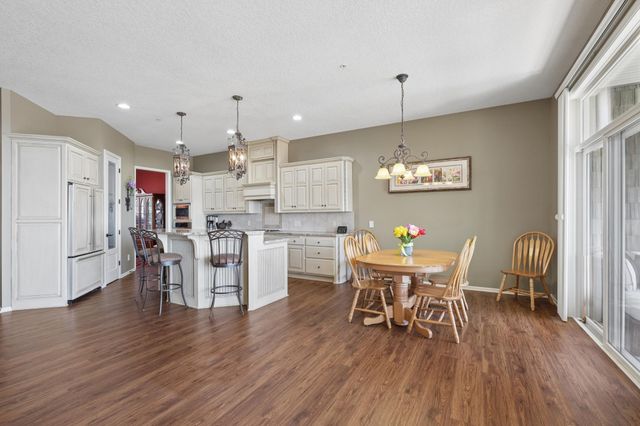 10100 Indigo Drive, Eden Prairie, MN 55347