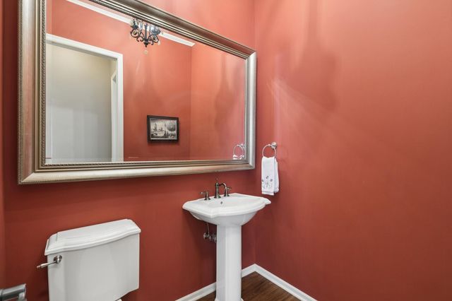 10100 Indigo Drive, Eden Prairie, MN 55347