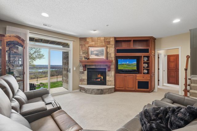 10100 Indigo Drive, Eden Prairie, MN 55347