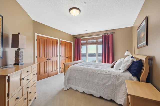 10100 Indigo Drive, Eden Prairie, MN 55347