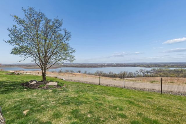10100 Indigo Drive, Eden Prairie, MN 55347