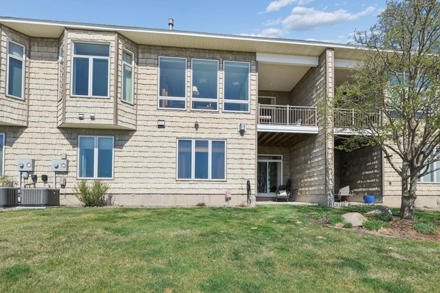 10100 Indigo Drive, Eden Prairie, MN 55347