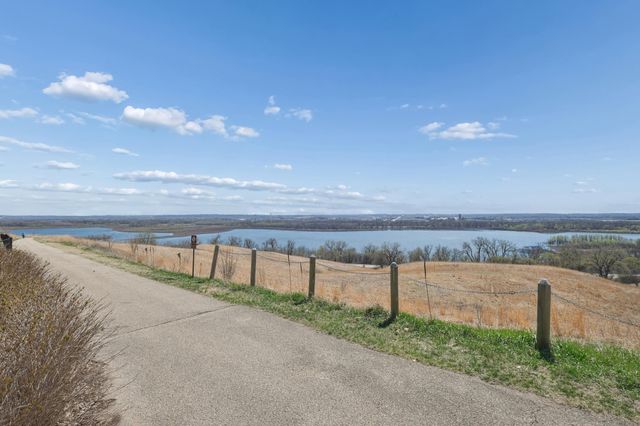 10100 Indigo Drive, Eden Prairie, MN 55347