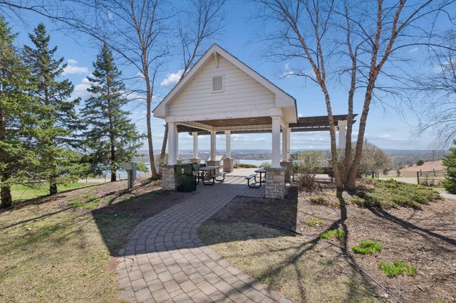 10100 Indigo Drive, Eden Prairie, MN 55347