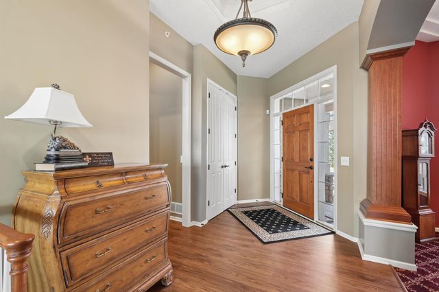 10100 Indigo Drive, Eden Prairie, MN 55347