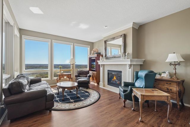10100 Indigo Drive, Eden Prairie, MN 55347
