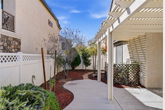 2847 Glistening Grove Avenue, Henderson, NV 89052