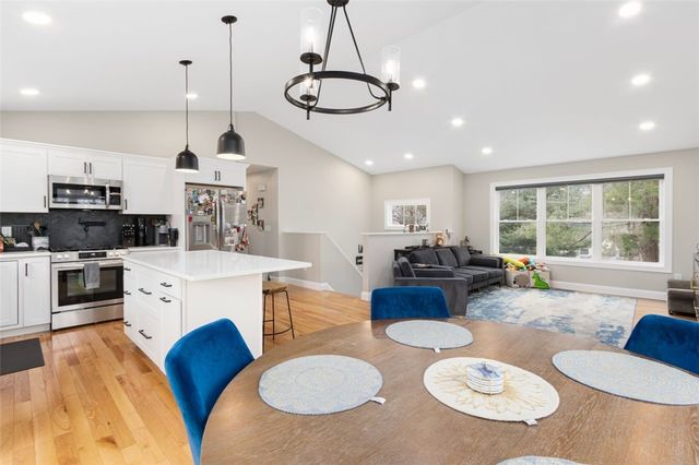 38 Overbrook Avenue, Warwick, RI 02889