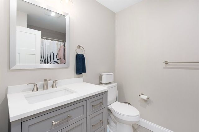 38 Overbrook Avenue, Warwick, RI 02889