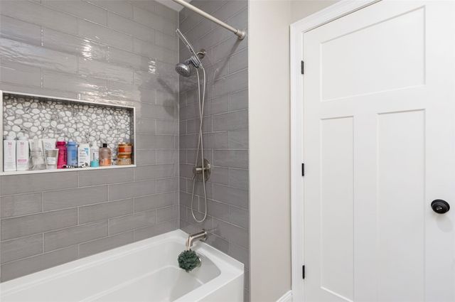 38 Overbrook Avenue, Warwick, RI 02889