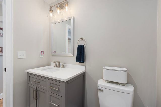 38 Overbrook Avenue, Warwick, RI 02889