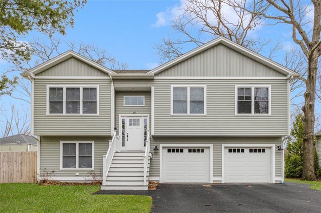38 Overbrook Avenue, Warwick, RI 02889