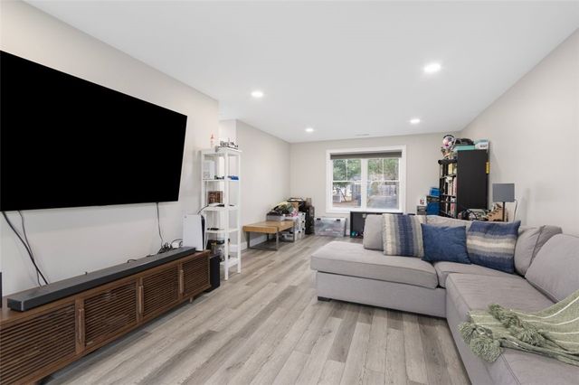 38 Overbrook Avenue, Warwick, RI 02889