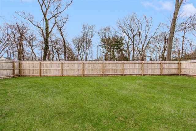 38 Overbrook Avenue, Warwick, RI 02889