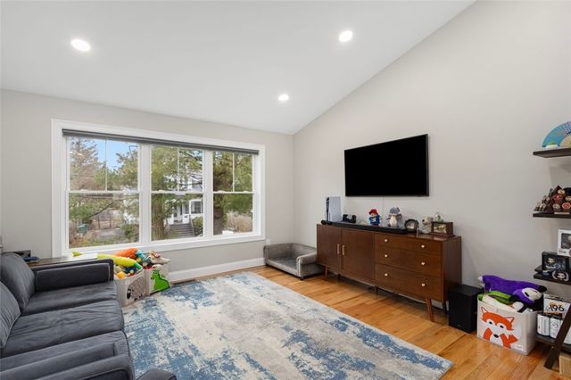 38 Overbrook Avenue, Warwick, RI 02889