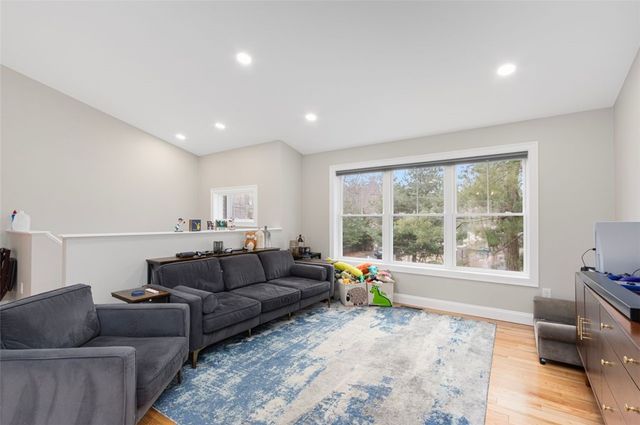 38 Overbrook Avenue, Warwick, RI 02889