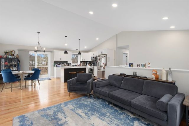 38 Overbrook Avenue, Warwick, RI 02889